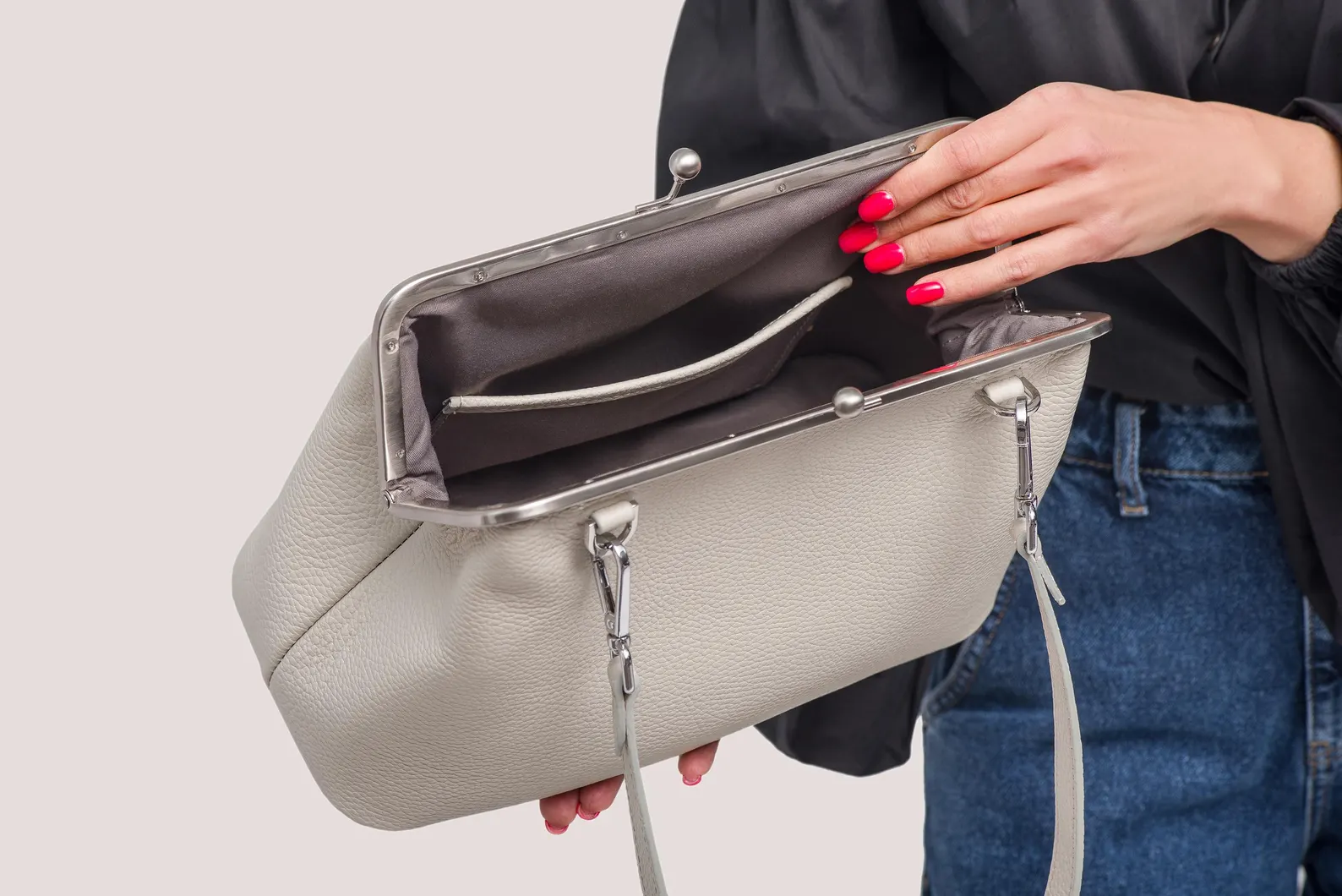 Pebble Grain Detachable Strap Kiss Lock Shoulder Crossbody Bag